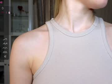 girl
        cute_fox_girl cam image #6651811