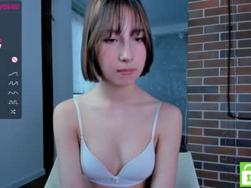 girl
        karengordons cam image #1236134