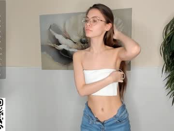 girl
        elviachaplin cam image #3656159