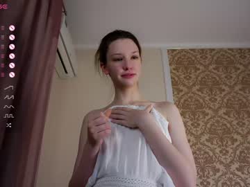 girl
        randiheart cam image #3452347