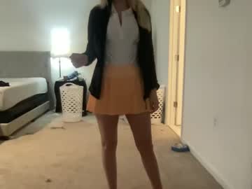 girl
        tpink95 cam image #1815128