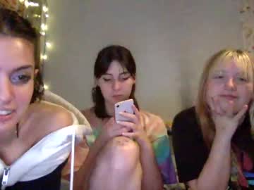 girl
        wallabyxxx cam image #424722
