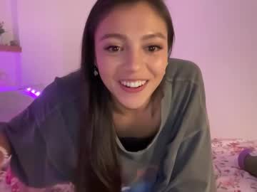 girl
        keirasworld cam image #6788316