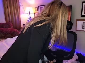 girl
        missmina cam image #3189366