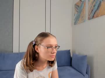 girl
        marianbodge cam image #4532681