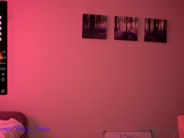 girl
        fiery_redhead cam image #2448365