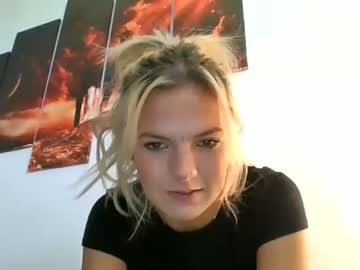 girl
        lacyxtate cam image #167698