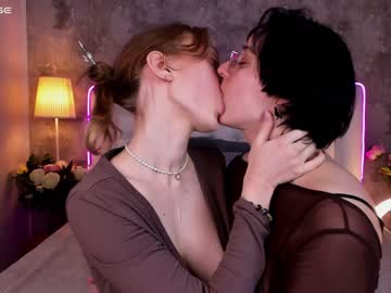 couple
        jitoon_exe cam image #3830603