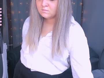 girl
        liliandawn cam image #4770284