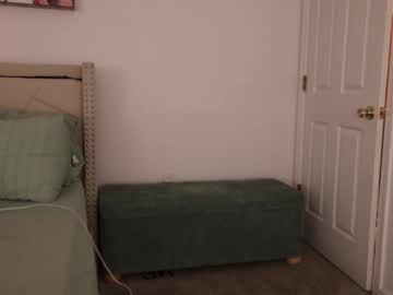couple
        ari_lovexo cam image #6304237