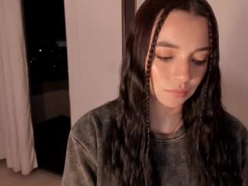 girl
        scarlett__baker11 cam image #6915766