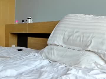 girl
        asiangirlandwhiteguy cam image #2203893