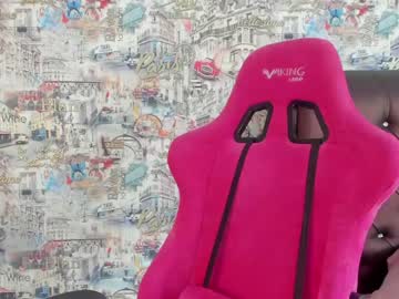 girl
        angelina_new cam image #1760063