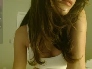 girl
        valerie_james3 cam image #4043035