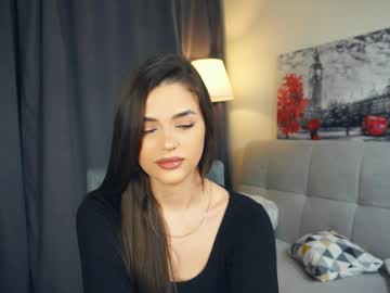 girl
        zarabeamer cam image #6783492