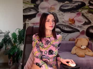 girl
        jennycutey cam image #121841