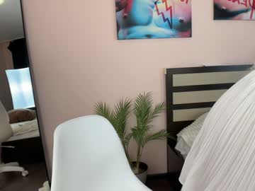 girl
        jollybelle_ cam image #5121619