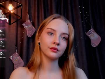 girl
        lolliis cam image #3136730