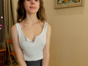 girl
        maryrogersa cam image #2321480