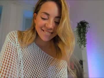 girl
        emmi_rosee cam image #2659565