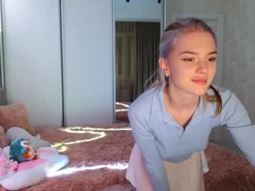 girl
        cyberslime cam image #2804087