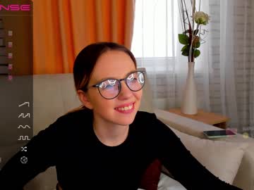 girl
        amy_h0ney cam image #897249