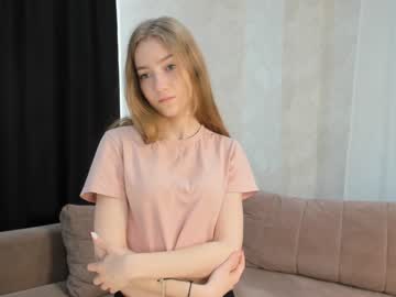 girl
        anne_cute cam image #1939715