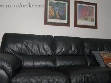 couple
        ari_lovexo cam image #1779275