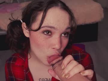 girl
        chery_lady22 cam image #811859