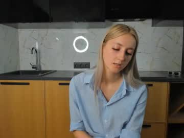 girl
        elenehaith cam image #4433717