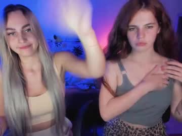 couple
        mila_blushh cam image #4508072