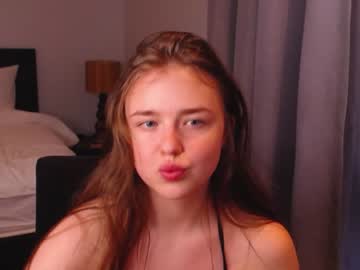 girl
        violaharris__ cam image #1344652