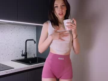 girl
        ledymalys cam image #6136217