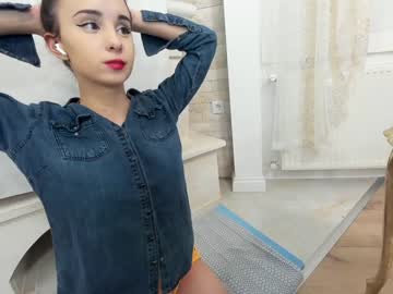 girl
        ehotlovea cam image #478543