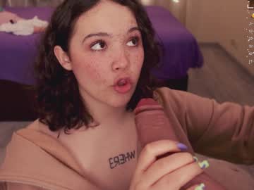 girl
        chery_lady22 cam image #1559200