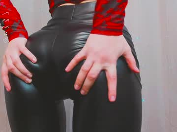 girl
        juicy18_18 cam image #5819451