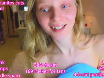 girl
        jenny_ames cam image #3852874