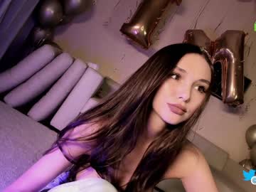 girl
        hollyextra cam image #4090480