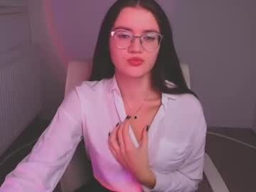 girl
        ketrin_pirsss cam image #5365544