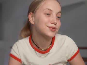 girl
        appr0ved cam image #5935305