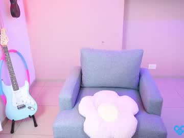 girl
        little_effy18_ cam image #6166775