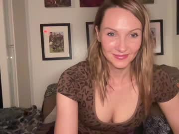 girl
        kaileeshy cam image #69903