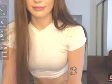 girl
        adri_dream cam image #6649032
