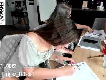 girl
        crazypaty cam image #1483756