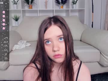 girl
        kristi_zenn cam image #3164695