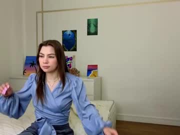 girl
        fannydowlen cam image #4342571