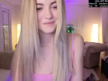 girl
        oooops__ cam image #3794170