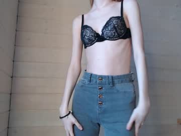 girl
        princess__aurora cam image #840235