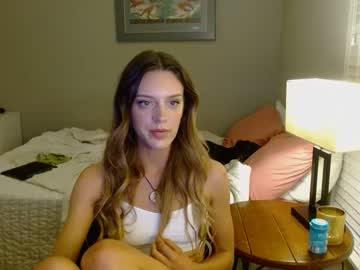 girl
        emmmafox14 cam image #1858886