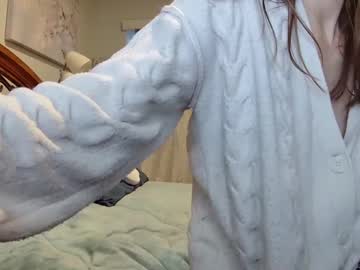 girl
        katynowhere cam image #5593368